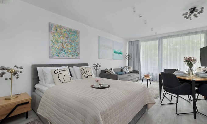 Uniescie Appartement | Sea&Lake Mielno | Unique Studio for a Family Holiday by the Sea | Balcony & Park