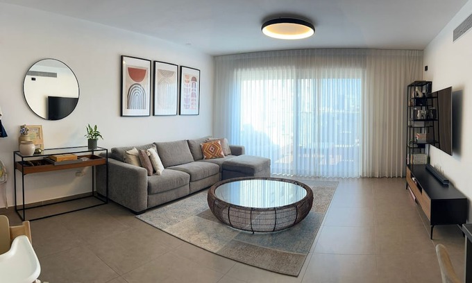 Tel Aviv Appartement | Cozy Mini Penthouse in North TLV 115Sqm - MAMAD