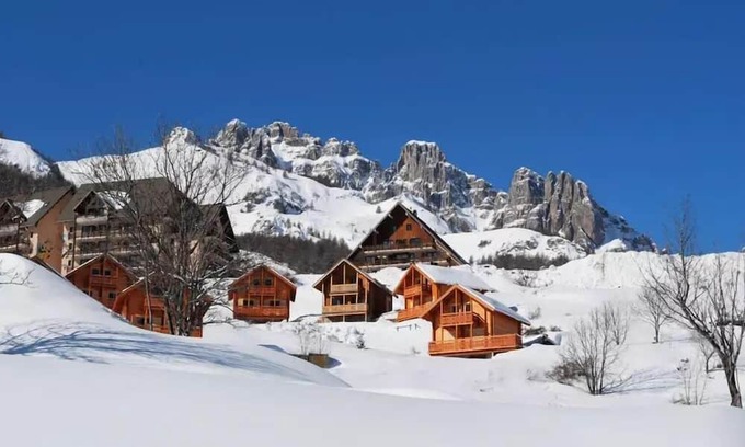 Reallon Appartement | Comete Residence - Superb studio welcoming 4 people at Réallon