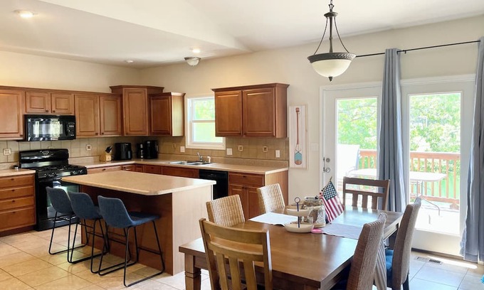 Bonne Terre Maison | Serene retreat with lake views. Long-term rental and family friendly.