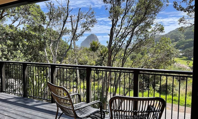 Piha Maison | "Ruruwai" Perfect Piha Beach getaway