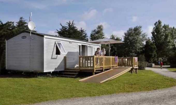 Plobannalec-Lesconil Maison | Camping 3 étoiles - Parc aquatique - eeeech