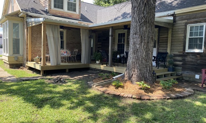 Hillsboro Maison | Spacious modernized historic home located in downtown Hillsboro.