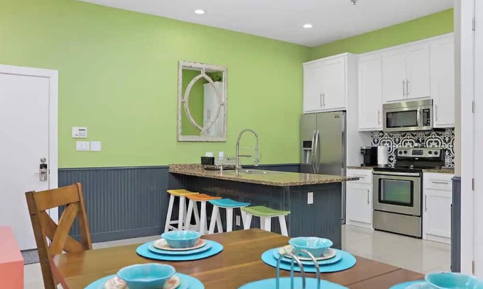 South Padre Island Copropriété | Coral Cave Luxury Condo! Enjoy the beach, pools, BBQs, and bay views.