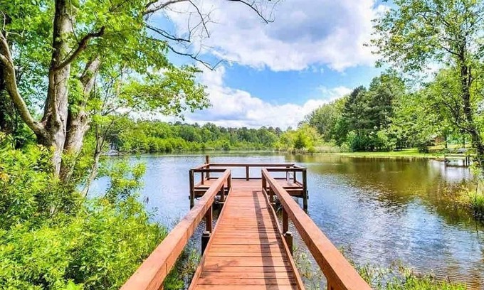 Summerton Maison | Sweet Marion - Dock + Boat Ramp + Spa + Lakefront