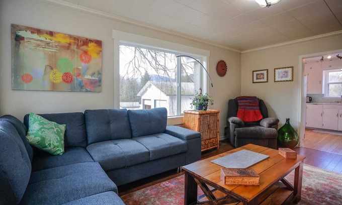 Taghum Maison | Dee's Country House on 5 acres by the lake