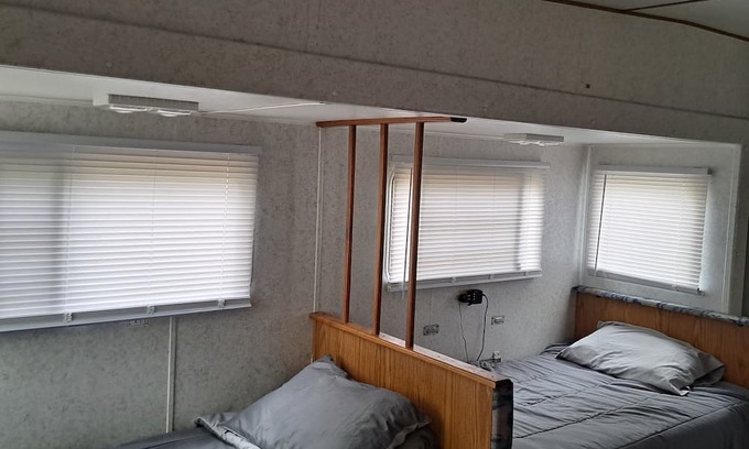 Cloquet Location De VR | Jayco n1 queen 2 doubles lots of living space AC furnace wifi 2tvs fridge stove