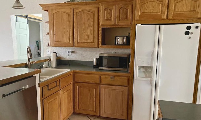 Kempner Maison | Spacious 4BR/2BA 3 Acres - Family/Pet Friendly - 16 Miles Ft Cavazos Main Gate