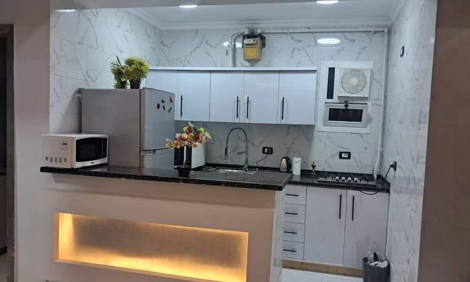 Nasr City Copropriété | Phenomenal 2-bedroom condo with AC in Cairo Governorate