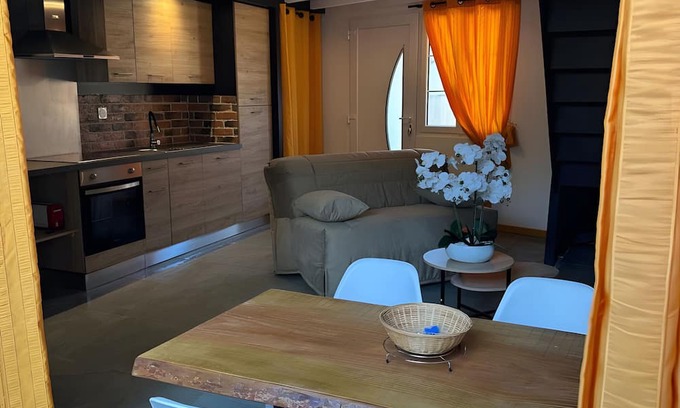 Boudes Maison | Holiday Home 'La Fermette 2' with Private Garden
