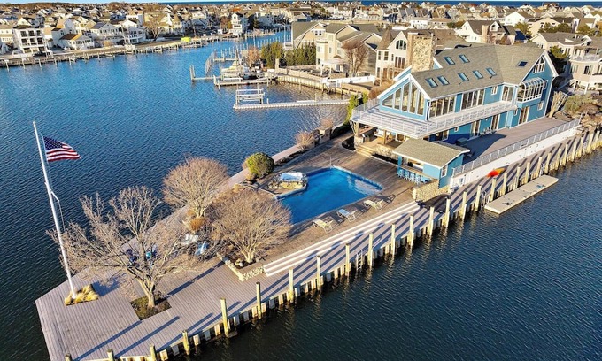 Manasquan Maison | CAP17 | Manasquan - Largest Waterfront Property, 5BR 5ba Over 7000sf - POOL!