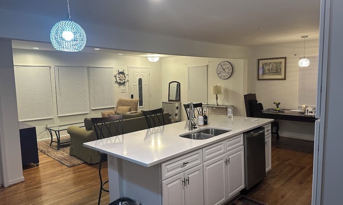 East Durham Lit Et Petit-Déjeuner | Charming 2-bedroom bed & breakfast in Durham with WiFi, AC