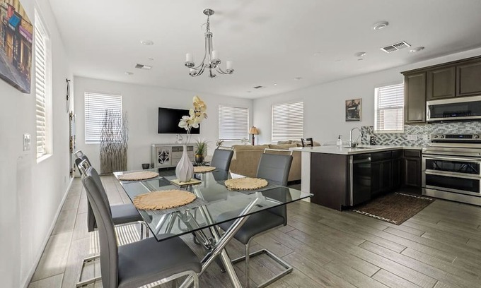 Tesuque At Gila Springs Maison | 3 Bedrooms 3 Baths New Build House In Chandler W/Community Pool & Hot Tub