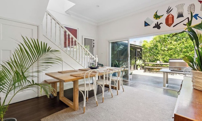 Randwick Maison | Schneiderhaus Bold and Bright by Centennial Park