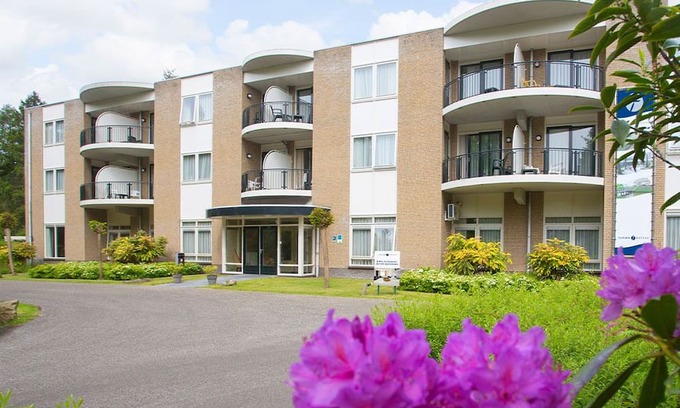 De Bult Maison | Spacious De Bult Family Hideaway | Pool, Pet Friendly | 3 Units