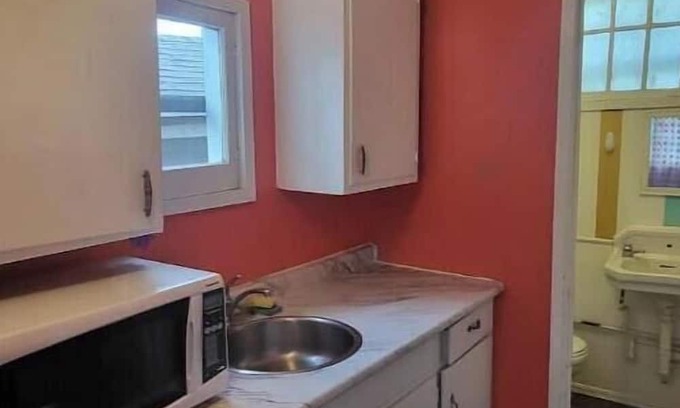 Grand Bend Cabine | Cozy Cabin #7, one block to beach