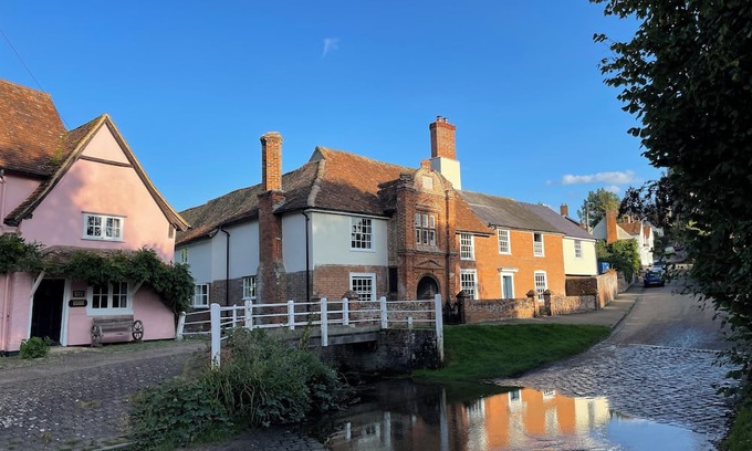 Ipswich Maison | Beautifully restored historic landmark property in idyllic Suffolk village