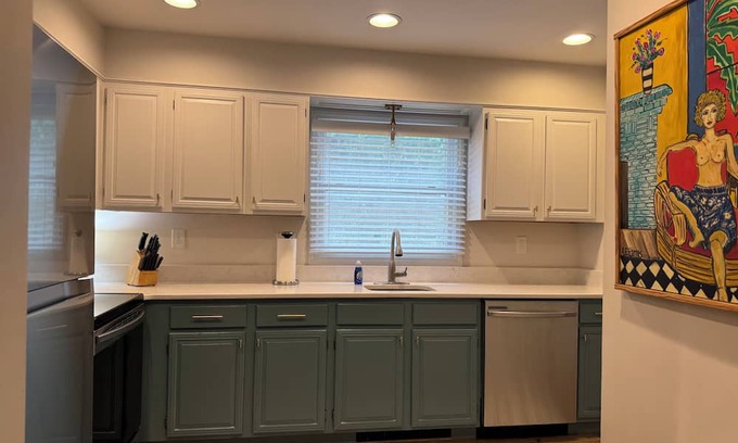 Highlands Maison | Charming 2-bedroom renovated townhome in Highlands. One mile from Main Street.
