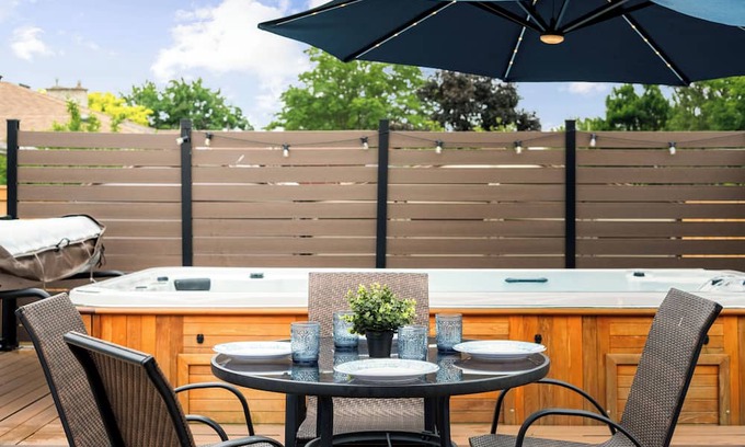 Niagara Falls Maison | Full Home in Niagara · Exclusive Spa Retreat