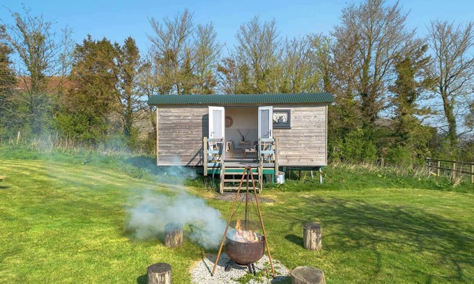 East Portlemouth Appartement | Orchard Hut - Camping Available with onsite Beauty Spa