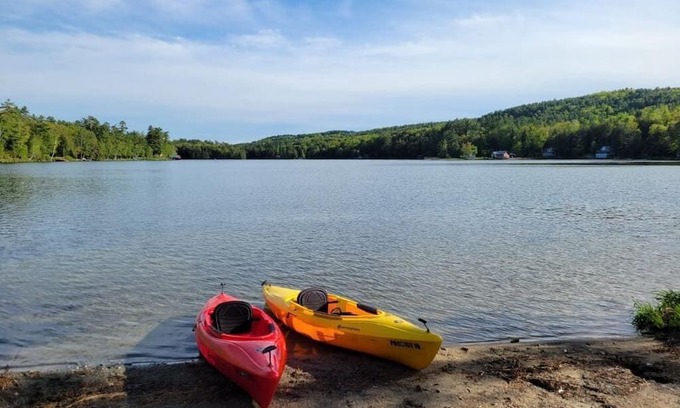 Post Mills Cabine | Lake Cabin in Vermont with WiFi