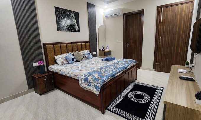 Zirakpur Appartement | 2-bedroom apartment in lovely Nabha with AC, WiFi. Enjoy your stay