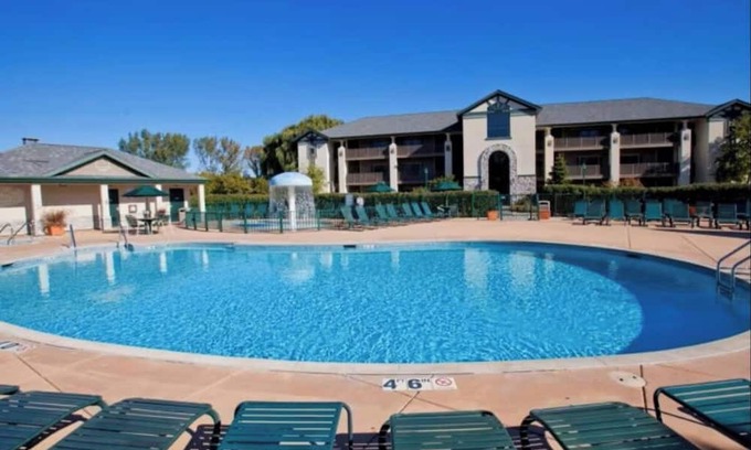 Lake Geneva Appartement | Cozy 1-bedroom apartment with AC, WiFi in charming Lake Geneva