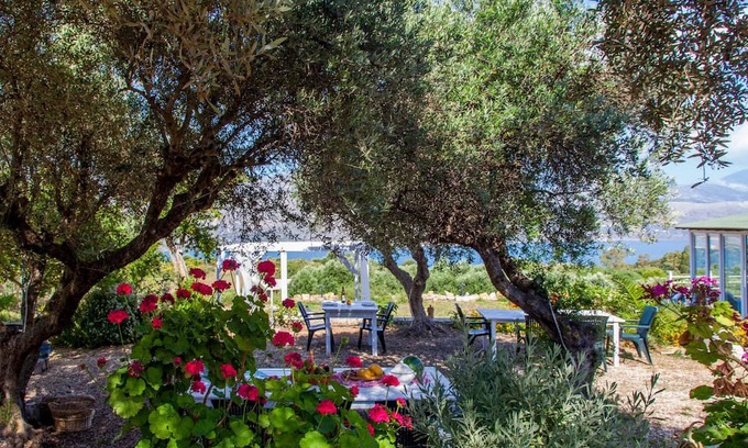 Kouvalata Appartement | Kefalonia Family Getaway - Summer Garden Retreat