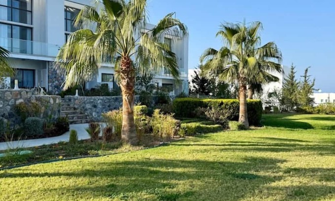Bahceli Appartement | 2BR apartment in green complex with pools, gym, spa