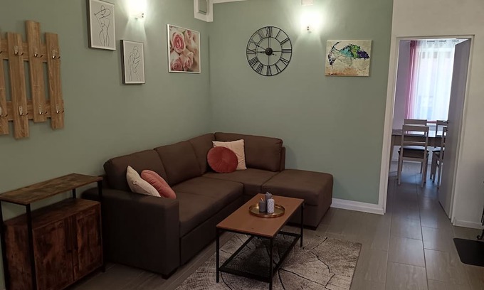 Altavalle Appartement | Pet friendly vacation apartment with private garden