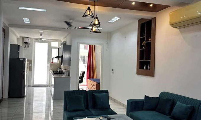 Zirakpur Appartement | Spacious 3-bedroom apartment with AC, WiFi in wonderful Zirakpur