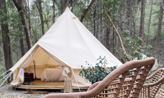 Burnt Ranch Location De VR | Glamping at Radio Ranch Camp with Tub and Waterfalls