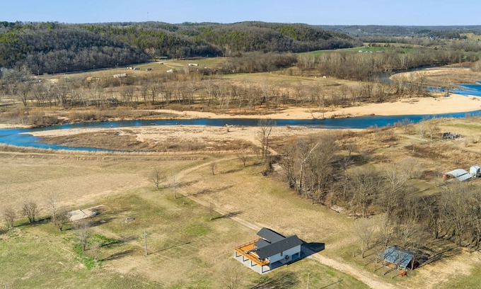 Noel Maison | Elk View-Access Elk River-Rural Acreage-Huge Patio