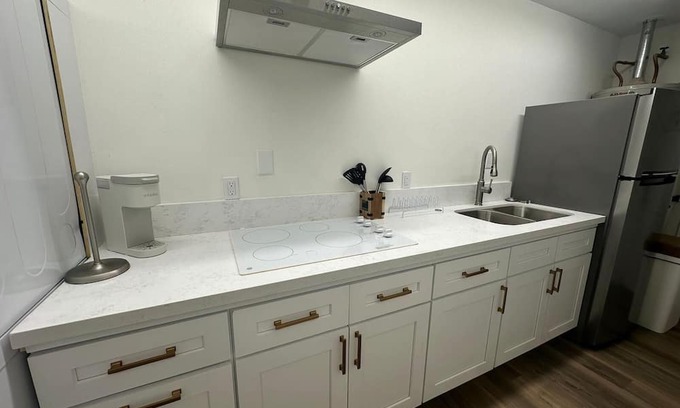 Greenacres Appartement | Charming studio in wonderful Bakersfield with AC, WiFi