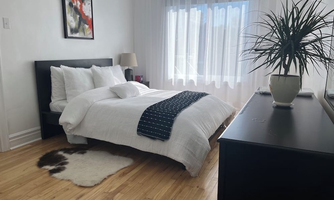 Youville Appartement | Peaceful, comfortable 3-bedroom apartment in the heart of Montreal