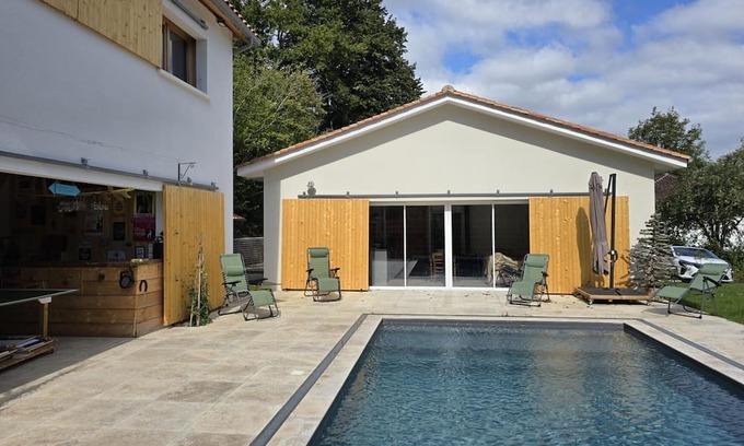 Chateau-l'Eveque Cottage | Maison indépendante avec piscine privée, Wi-Fi et climatisation