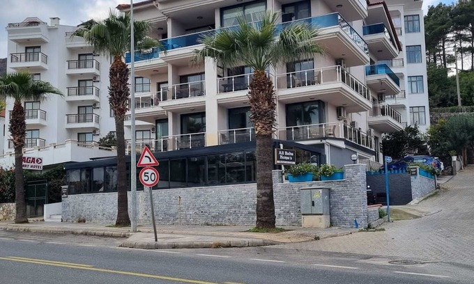 Marmaris City Center Appartement | Spacious 3-bedroom apartment with WiFi and AC in charming Marmaris