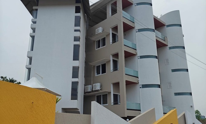 Udupi Appartement | 12-bedroom apartment in superb Manipal with AC, WiFi. Live large