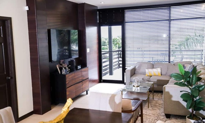 Mission Appartement | Penthouse with Pool & Jacuzzi