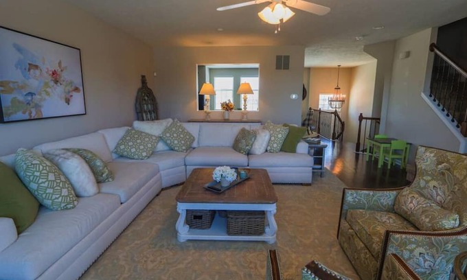 Woodmere Maison | Charming 3-bedroom house in delightful Pepper Pike with WiFi, High End FINISHES