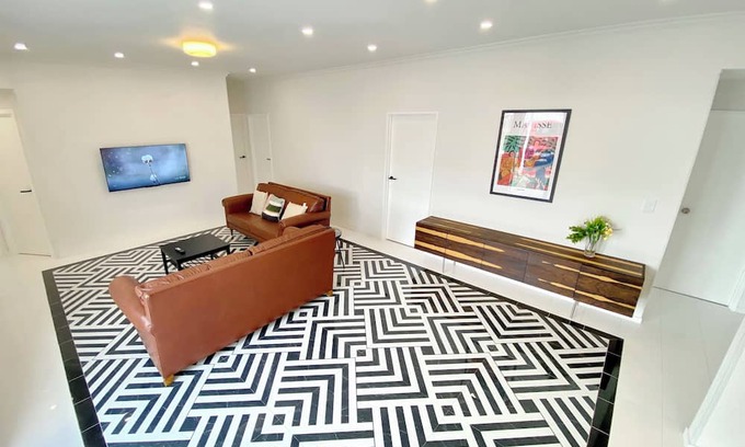 Mangere Maison | 6mins to airport. Large Family House.