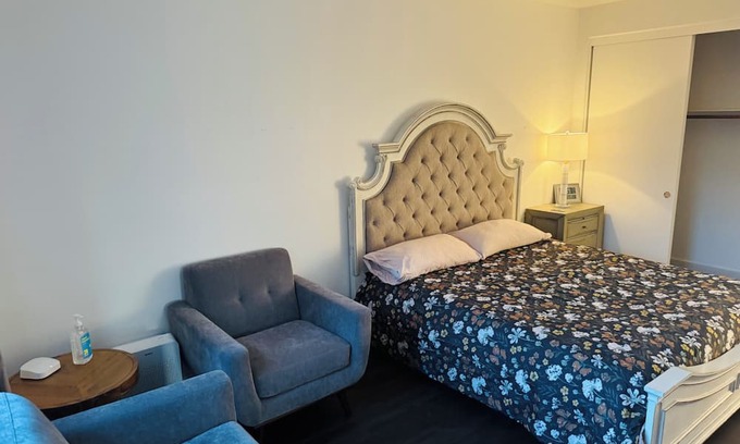 Valley Center Maison | Charming 1-bedroom in a large house in fabulous Valley Center with WiFi, AC