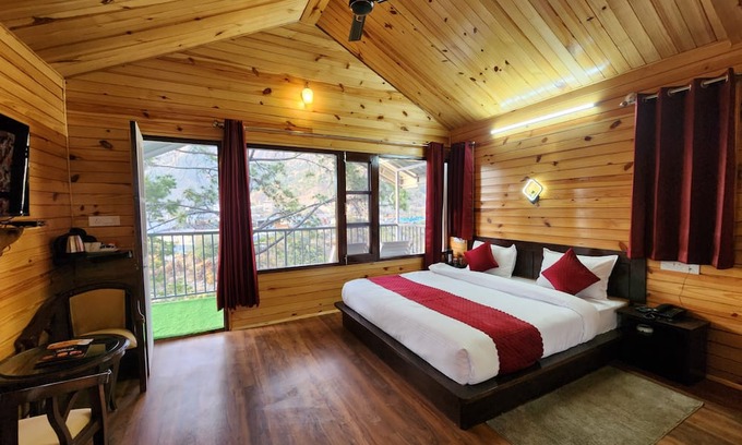 Kandaghat Station Balnéaire | Couple and family friendly eco resort Near Shimla in Kandaghat