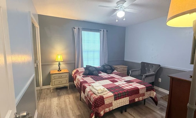Port Malabar Lit Et Petit-Déjeuner | Charming Room with WiFi and AC in Palm Bay