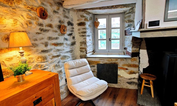 Labassere Maison | "Le Chalet d'Angeline" Maison de village à la montagne au calme.