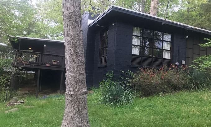 Cross Lanes Cabine | Rustic and restful 2-bedroom lake cabin in Cross Lanes with smart amenities.