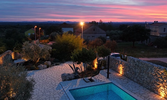 Visocane Maison | 3-bedroom traditional stone house in charming Visočane with WiFi, AC. Book now