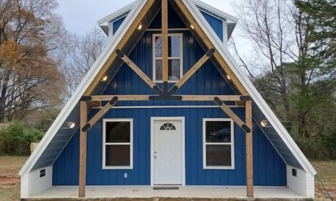 Clarksville Maison | Cedar Grove Rental A-frame