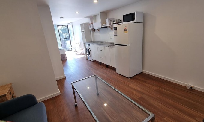 Surrey Downs Appartement | Footy Favourite - Gather Round Perfection