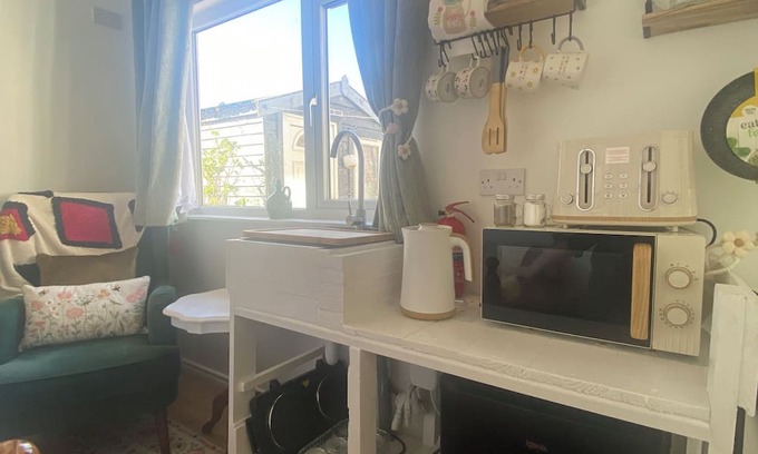 Londonderry Appartement | Cosy Irish Cabin studio in fabulous Derry with WiFi & Private Bathroom